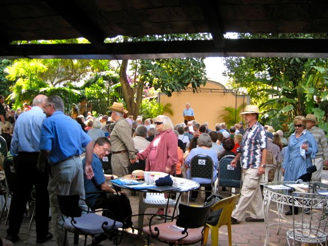 Sunday Morning at Lake Chapala Society