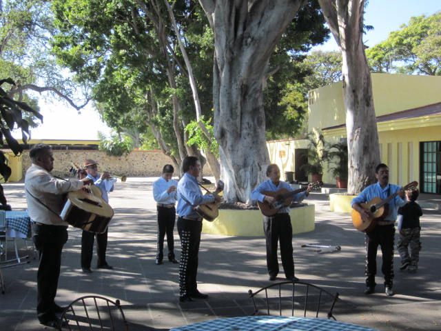 Mariachis at the Real de Chapala