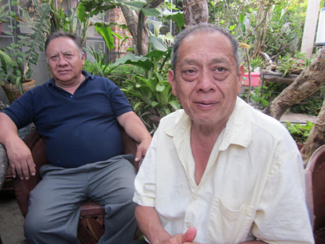 Manuel (Manix) is on the right. His brother Daniel on the left.