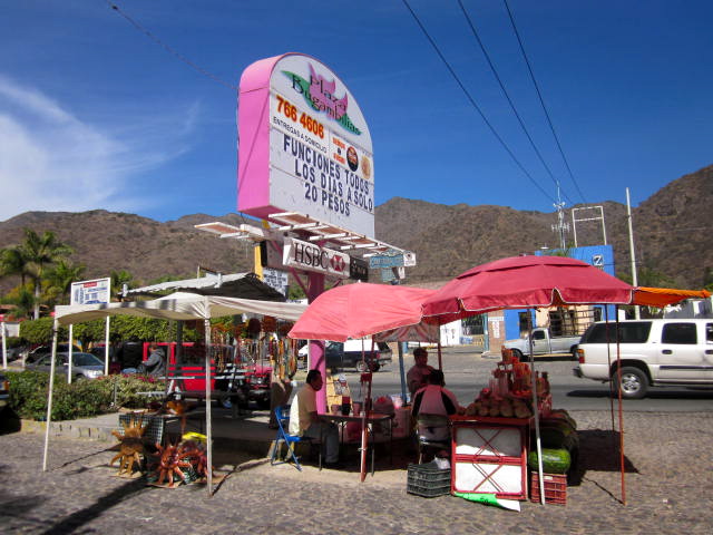 Beginning of the Ajijic Market