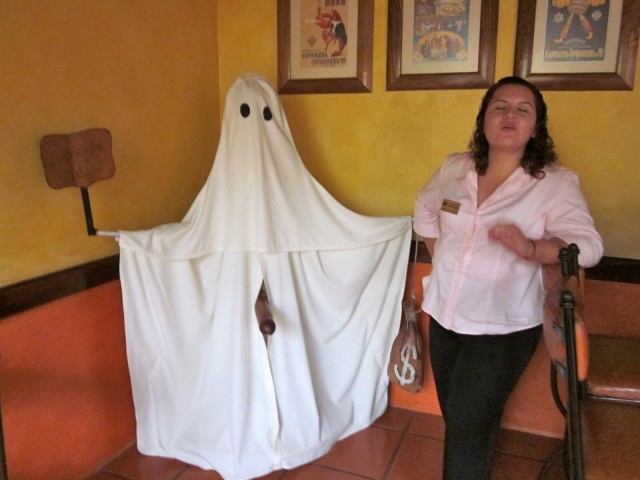 Ghost Statue in the Bar at Hotel La Casa de los Patios