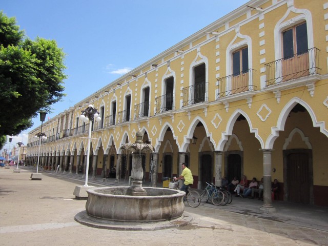 Arches Along the Plaza