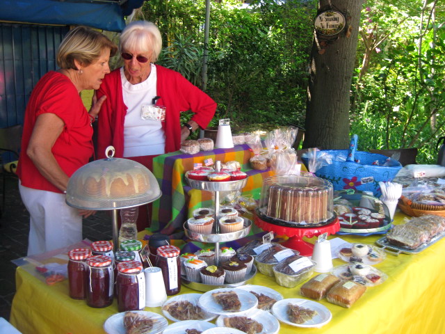 The Cruz Roja (Red Cross) Dessert Table
