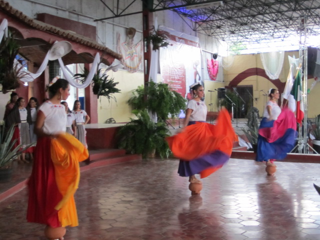 Folkloric Dancers
