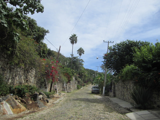 Road to Upper Area