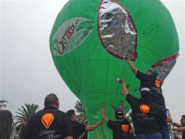 Globo getting ready to fly