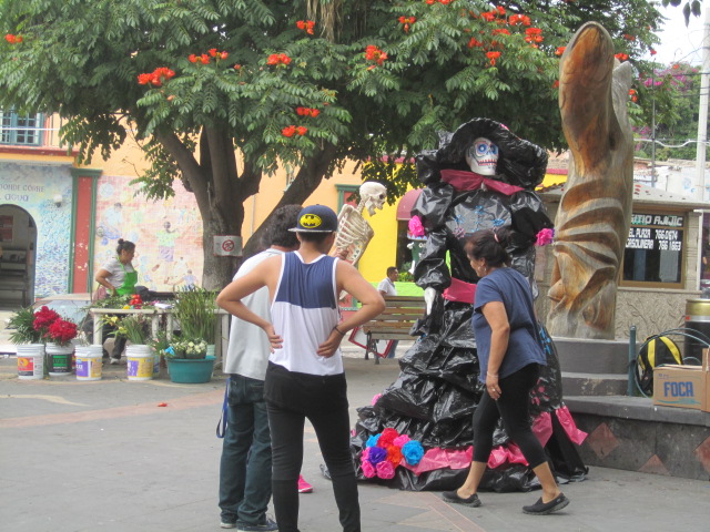 Katrina in Ajijic Plaza