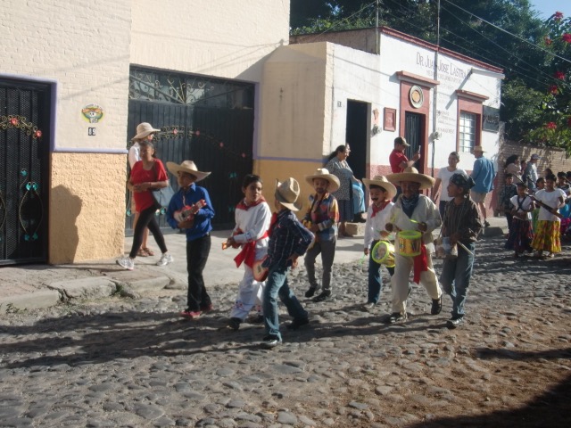 Children with wooden guns