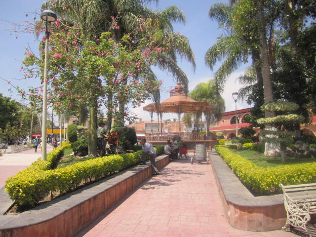 Chapala plaza