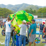 People setting up the balloons in Ajijic
