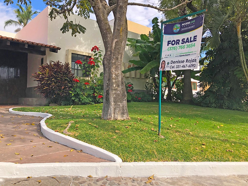 House for sale in Upper La Floresta