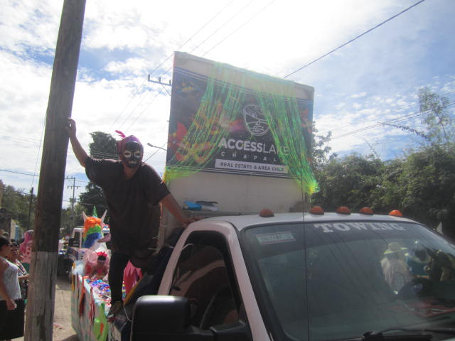 Access Lake Chapala float