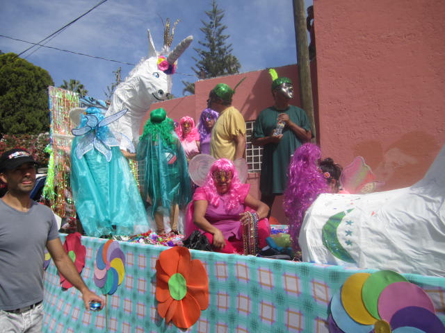 Access Lake Chapala float