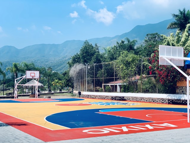 Ajijic Basketball courts