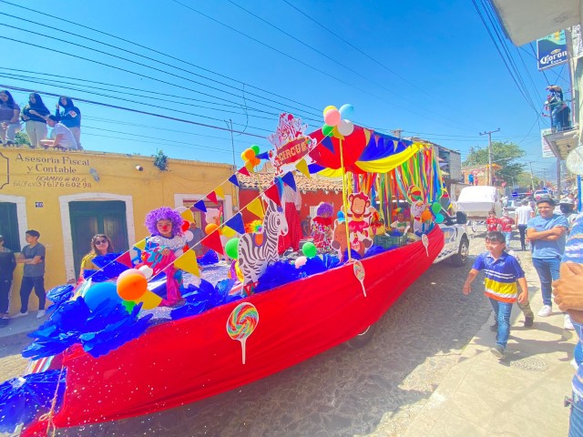 Float in Ajijic Parade
